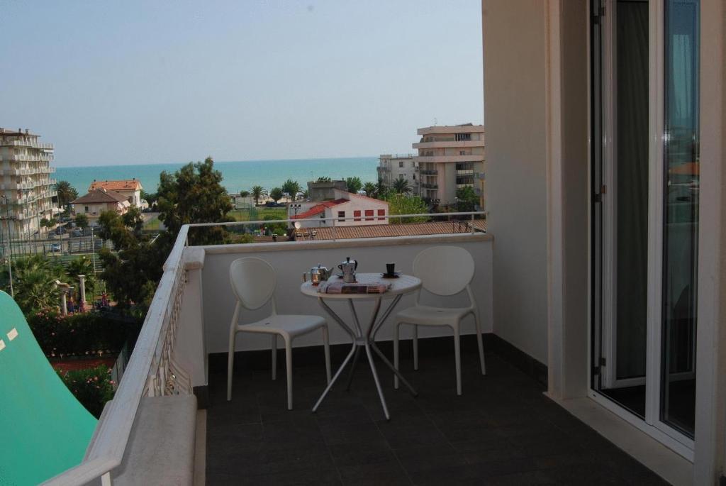 Olympus Resort Alba Adriatica Eksteriør billede